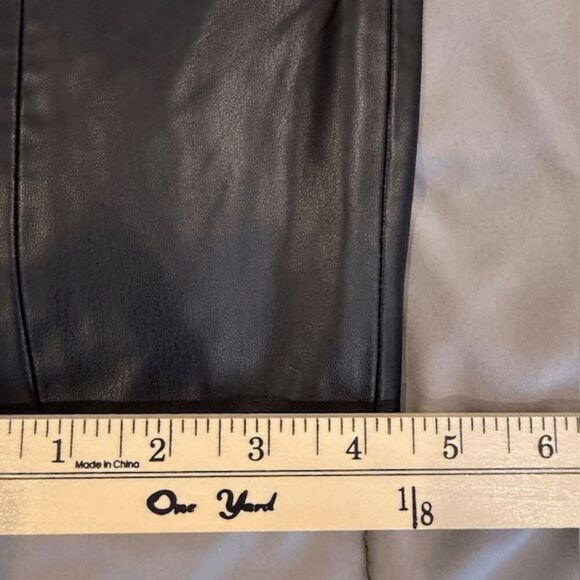 ZARA High Rise Faux Leather Leggings Black Side Zipper Elastic Waist Raw Hem XS - Picture 12 of 13
